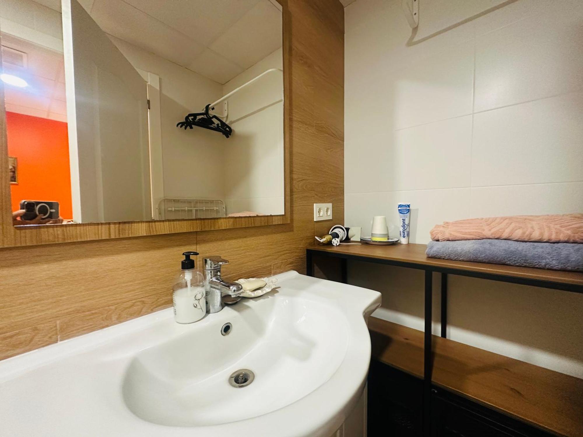 Mirador 2 Del Mercado Central - Habitacion Con Bano Privado En El Centro De La Ciudad Vella Valencia Exteriör bild