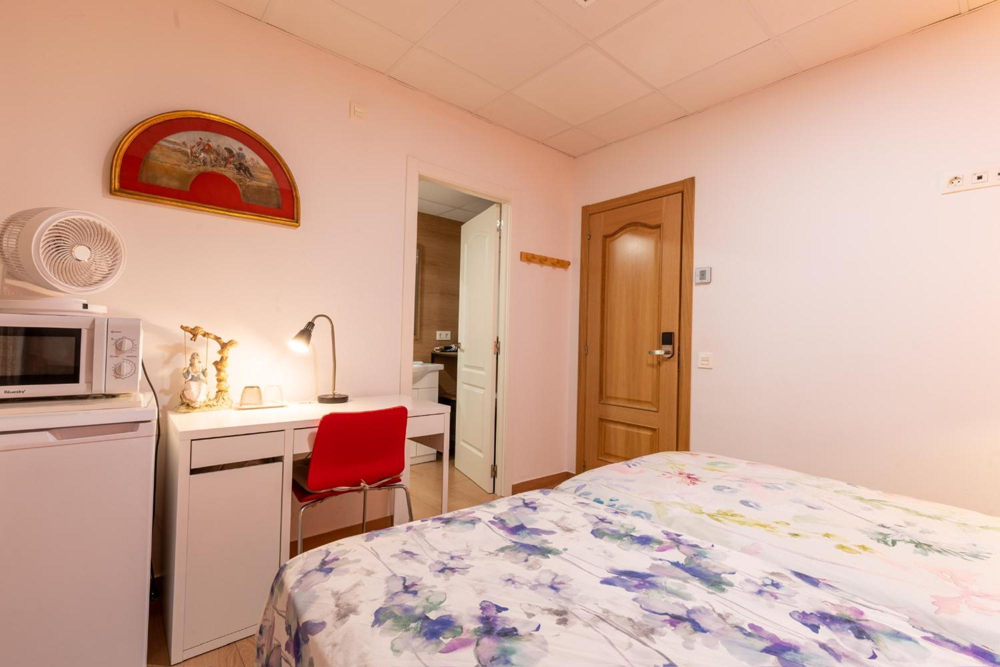 Mirador 2 Del Mercado Central - Habitacion Con Bano Privado En El Centro De La Ciudad Vella Valencia Exteriör bild